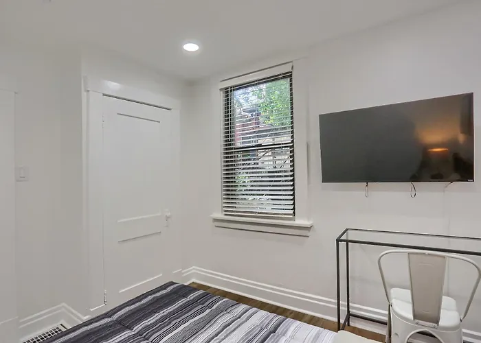 Dormont, Potomac 2b Cozy And Modern Private Bedroom With Shared Bathroom Privatunterkunft *